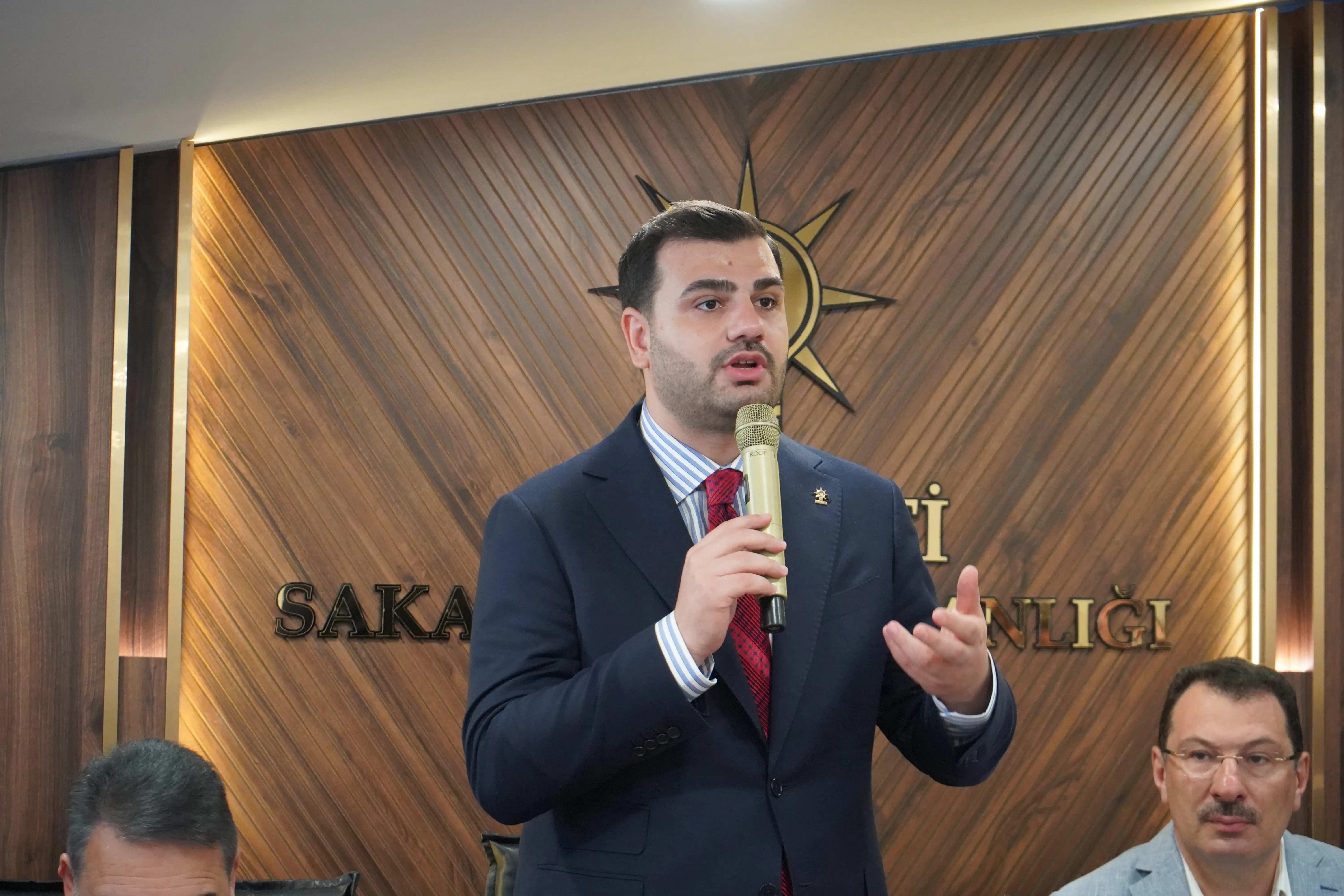 AK Parti Genel Sekreteri İnan'dan Özel'e cevap: Bu makamlara kimin hasbelkader geldiğini, kimin rüşvetle geldiğini hemşehrilerimiz bilir