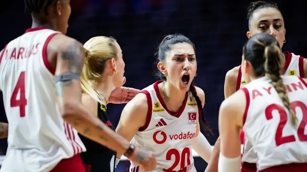 Filenin Sultanları Japonya’yı evinde devirdi: VNL’de 8. zafer!