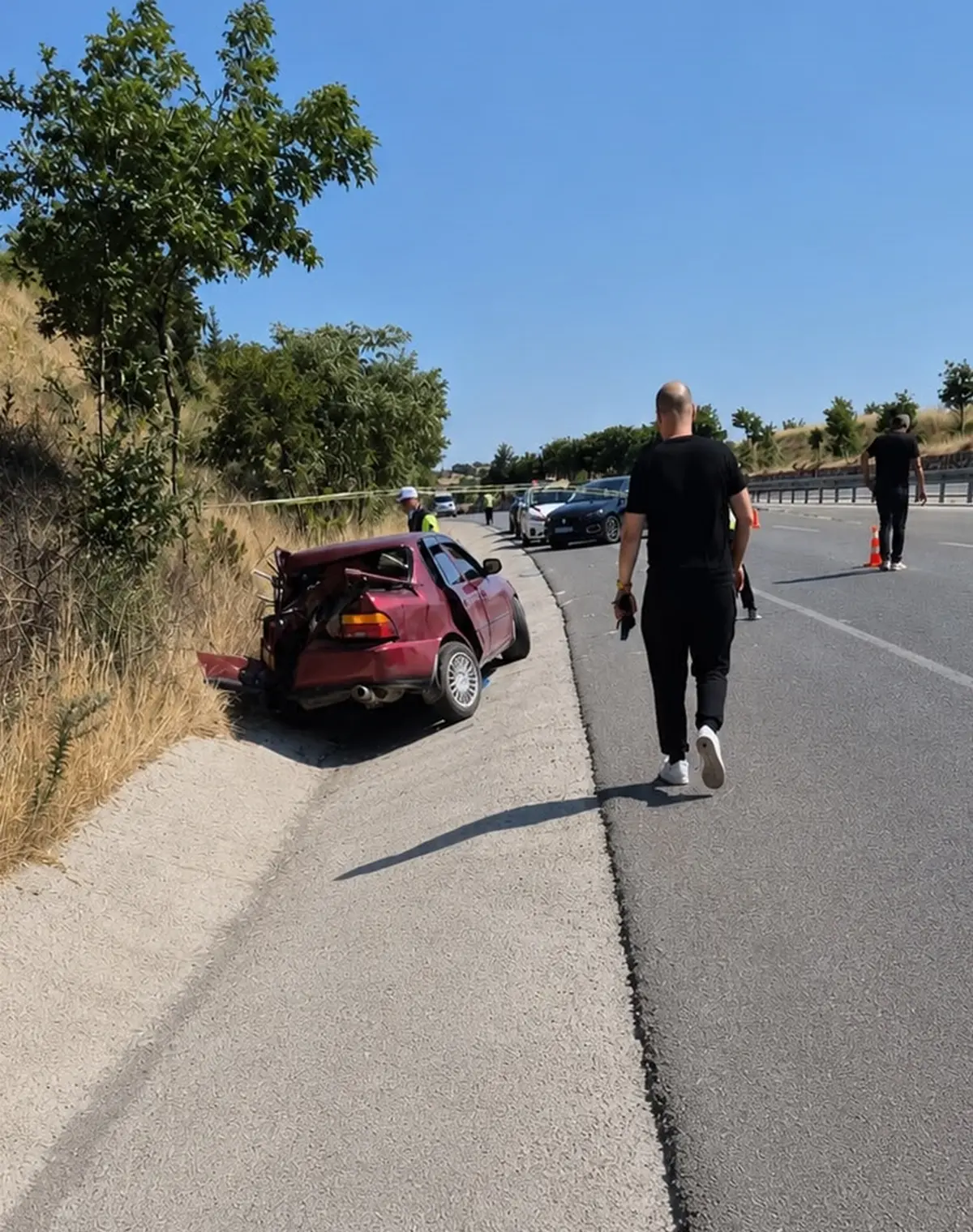 Balıkesir'de feci kaza: Süt tankeri emniyet şeridindeki otomobili biçti