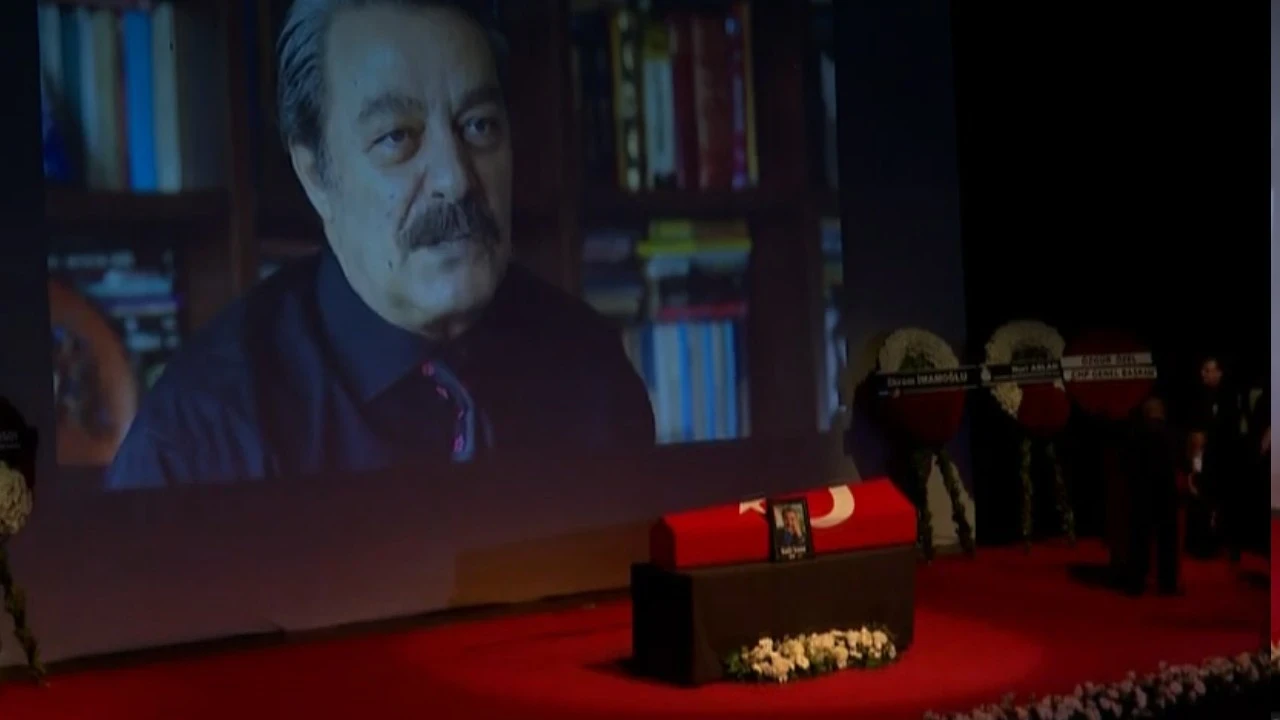 Yeşilçam'ın dev ismi Kadir İnanır son yolculuğuna uğurlanıyor