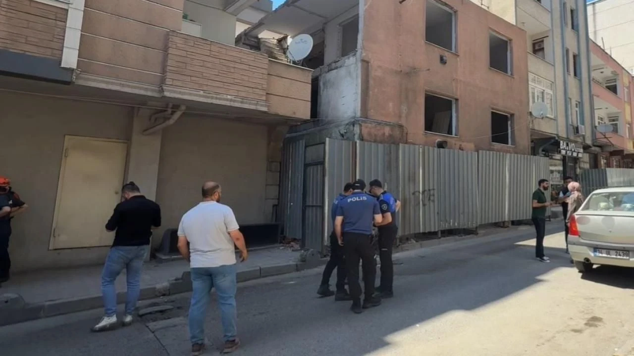 Kentsel dönüşüme giren bina kısmen çöktü: Ölü ve yaralılar var