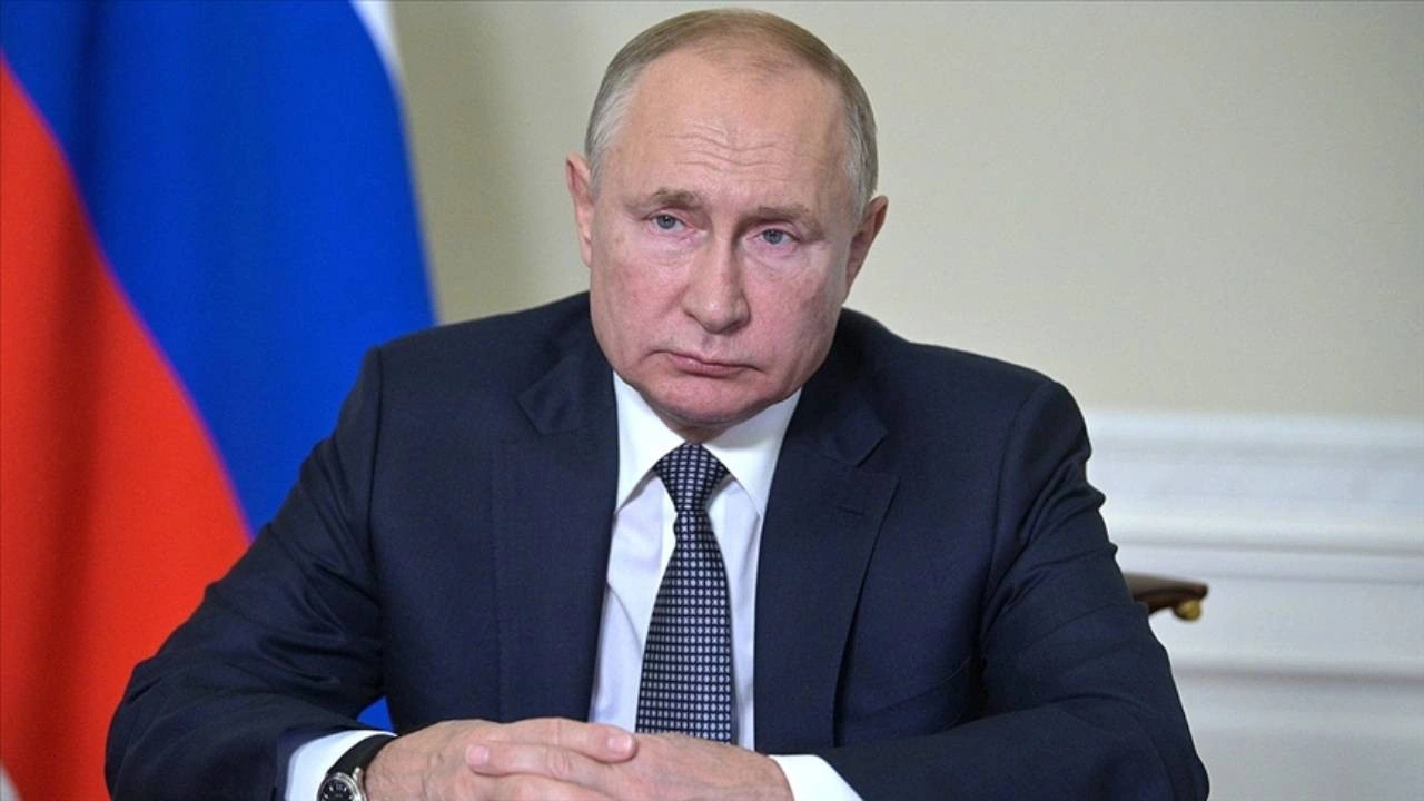 Suikast korkusu zirvede! Putin kameraları kapattı, ailesini saraya taşıdı