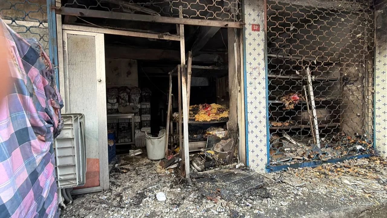 Sultangazi'de iş yerinde çıkan yangın kontrol altına alındı