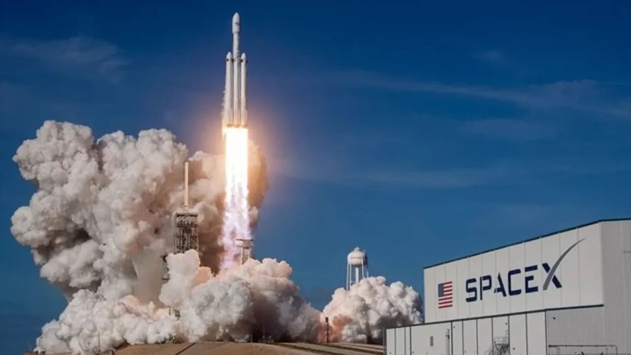 SpaceX'ten tarihi yükseliş: Amazon'u geride bırakarak dünyanın en değerli 5'inci şirketi oldu
