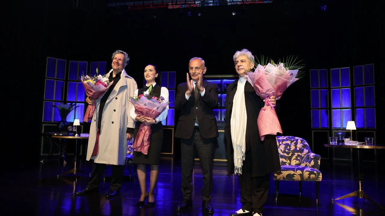 "Devlerin Savaşı" Sanat severlerden tam not aldı