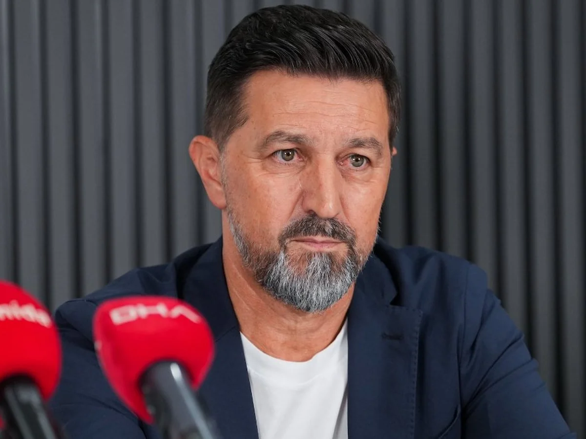 Amed Sportif Faaliyetler'in yeni teknik direktörü Besnik Hasi oldu