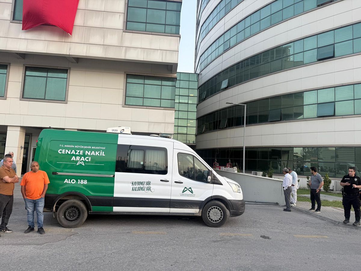Mersin'deki saldırıda yaralanan restoran çalışanı: Telefon çıkaracağını sanarken birden tabancayı çıkardı