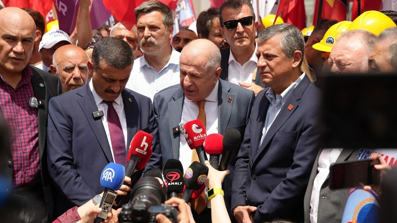 Özdağ'dan madenci işçilere destek ziyareti