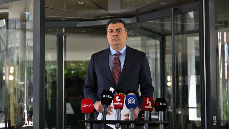 CHP Grup Başkanı Özel, bazı milletvekilleriyle bir araya geldi