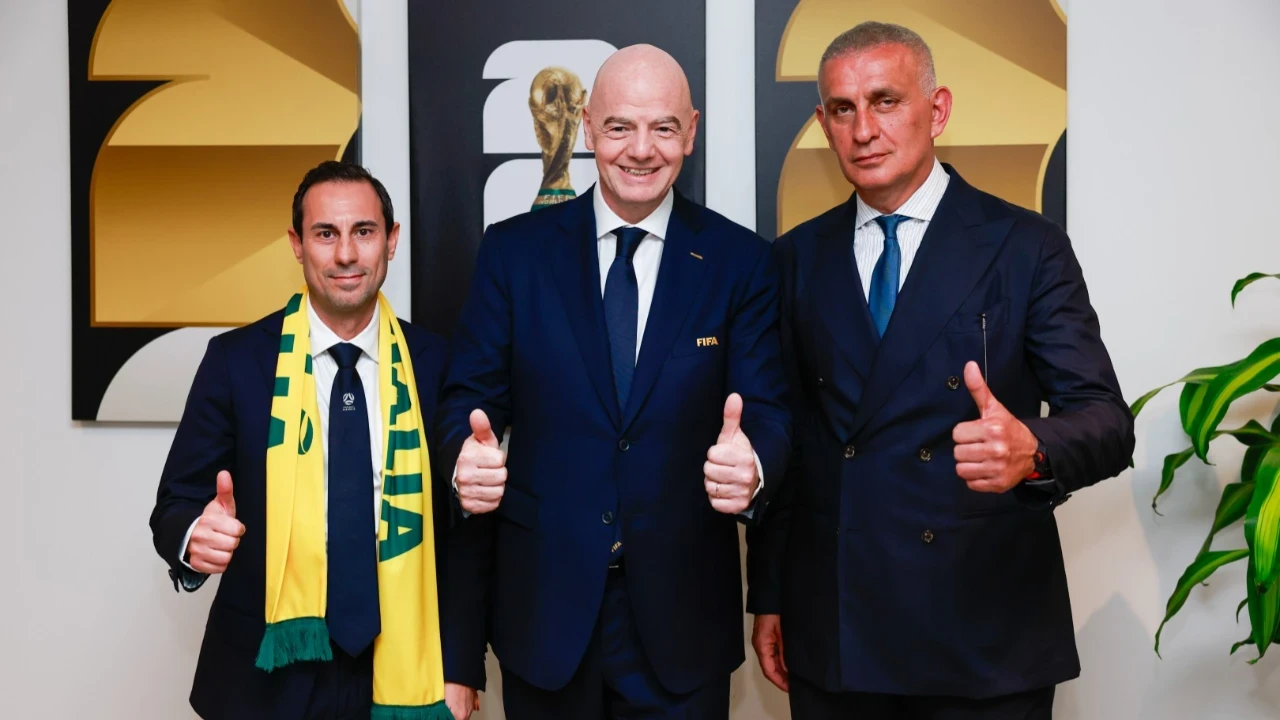 Hacıosmanoğlu, FIFA Başkanı Infantino ile buluştu