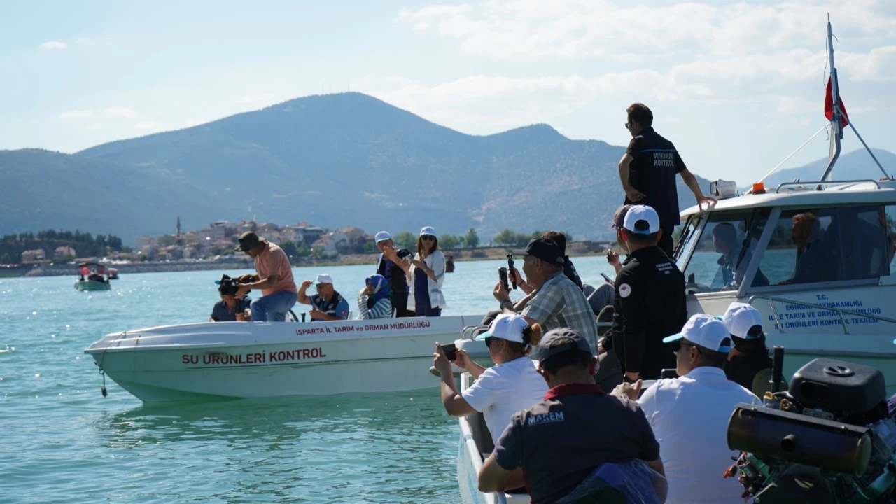Eğirdir Gölü'nde av sezonu başladı
