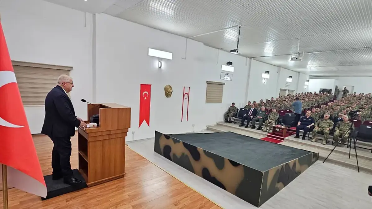 Bakan Güler'den KKTC 14. Zırhlı Tugay Komutanlığına ziyaret