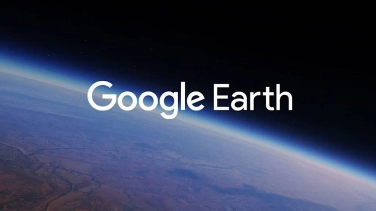 Google Earth'ün masaüstü sürümündeki gizli uçuş simülatörü özelliği internet tarayıcılarına taşındı