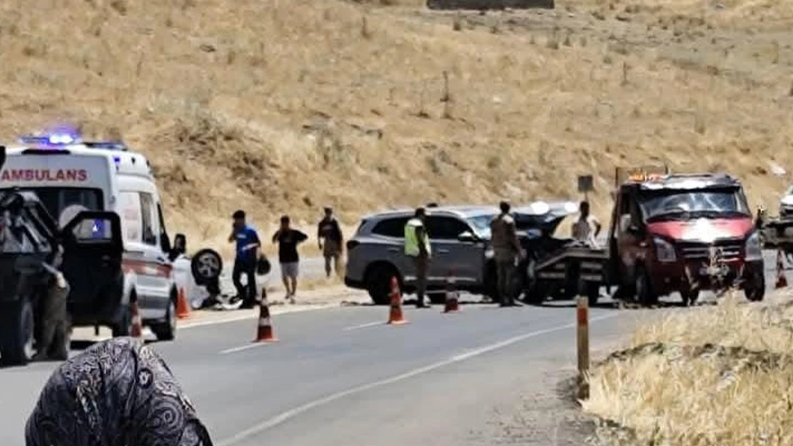 Diyarbakır'da iki otomobil çarpıştı: 9 yaralı