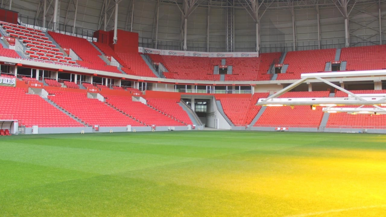 Süper Lig ekibinden yeni uygulama: Kombine alan taraftarlara yapacak