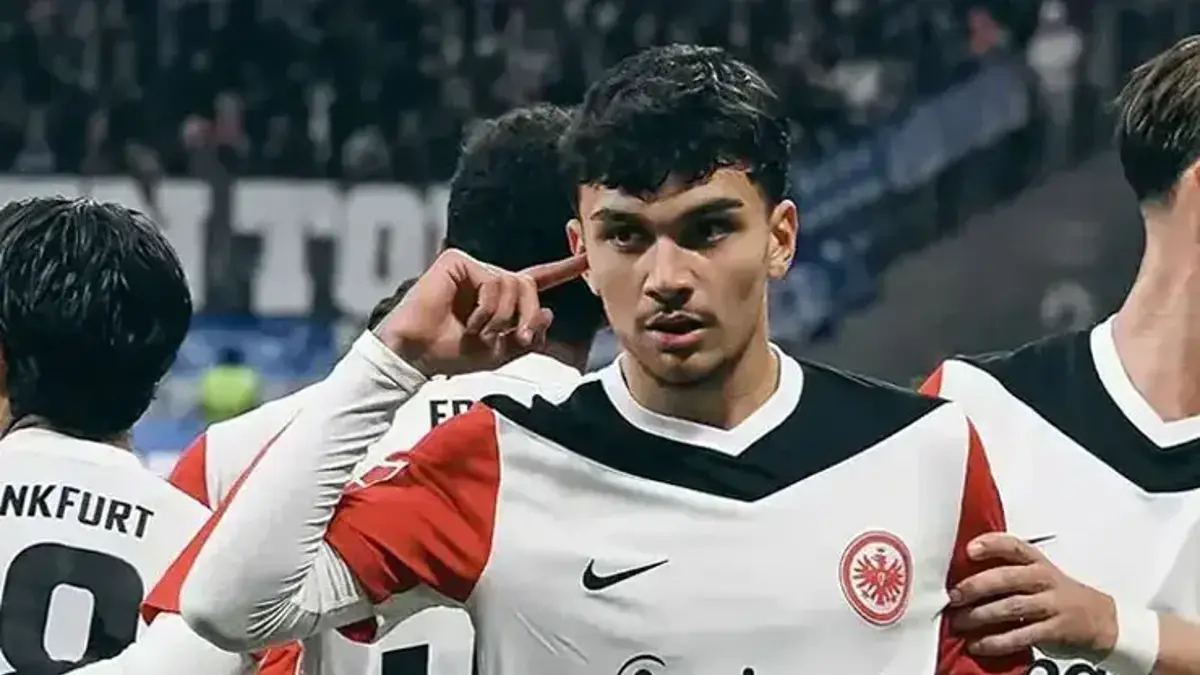 Frankfurt cephesinden Can Uzun açıklaması! Cimbom’a kötü haber