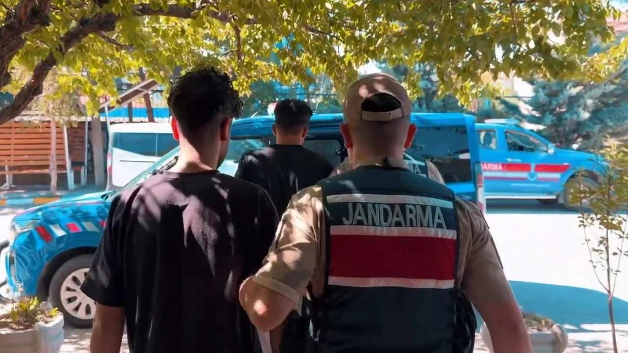 Van'da 800 küçükbaşı silahla gasp eden 4 şüpheli yakalandı