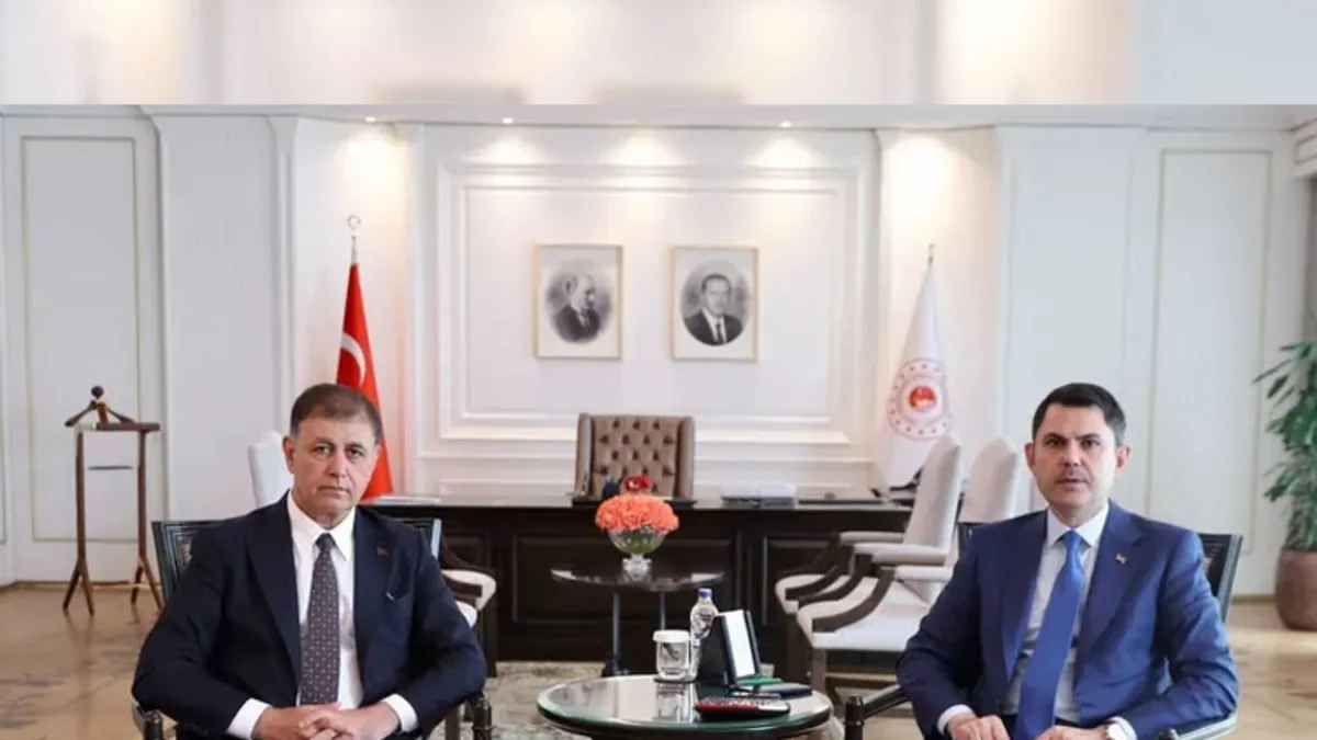 Bakan Kurum, İzmir Büyükşehir Belediye Başkanı Cemil Tugay’ı kabul etti