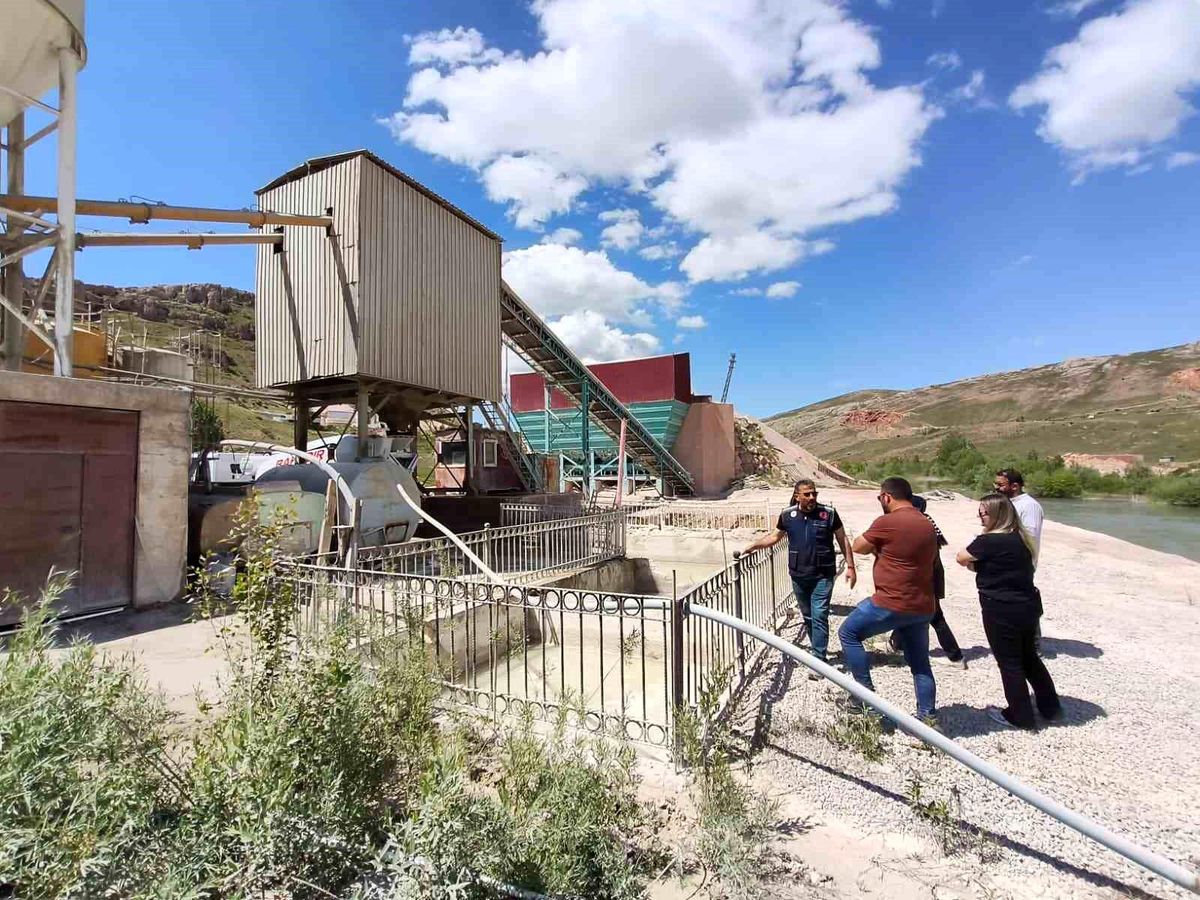 Bayburt'ta hazır beton tesislerine çevre denetimi