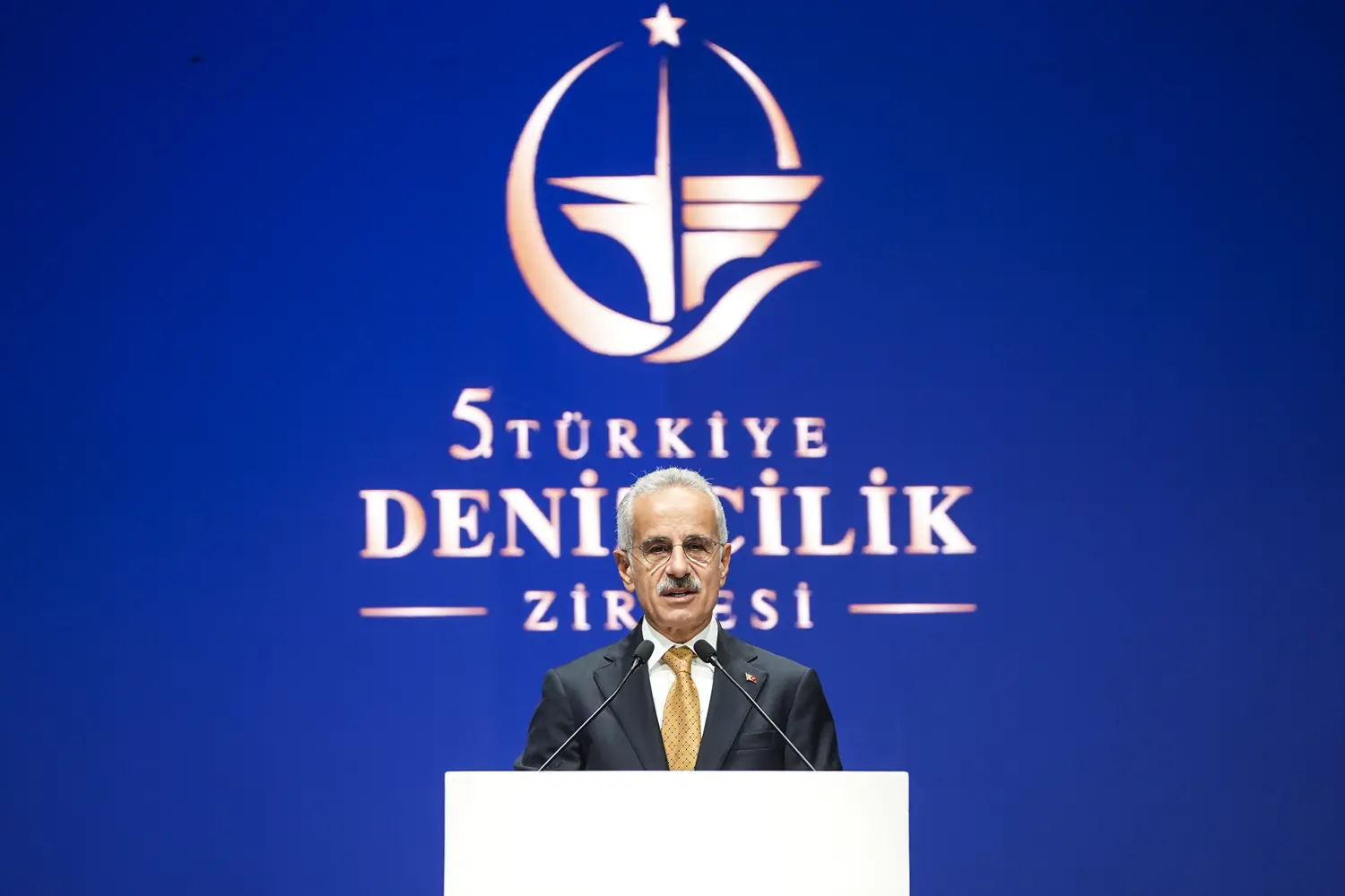 Bakan Uraloğlu: Boğazlarımızdan son 20 yılda geçen gemi sayısı 2 milyonu aştı