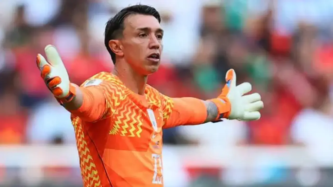 Muslera'nın rekor gecesi kabusa döndü! Yaptığı hatayla ülkesini Dünya Kupası'nda yaktı