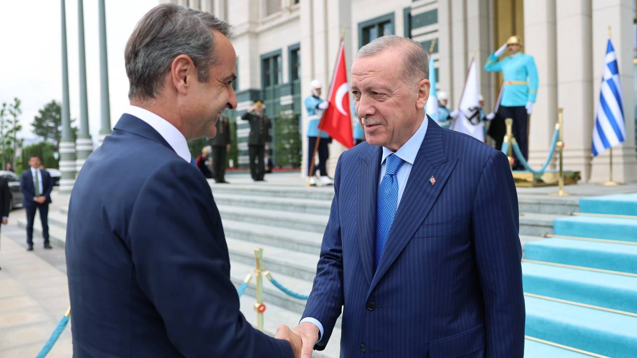 Türkiye ve Yunanistan masaya oturma yolunda: 2010'dan beri devam eden zirvede yeni perde