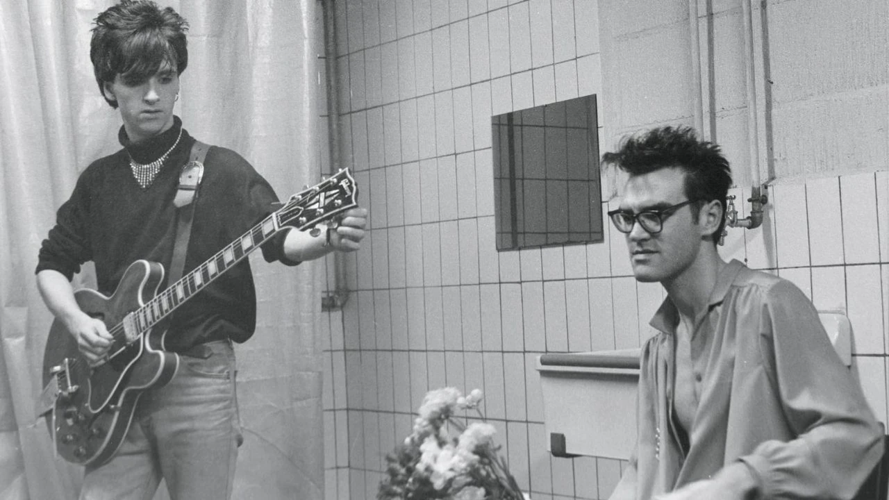 Efsane müzisyen gitar koleksiyonunu satışa çıkarıyor