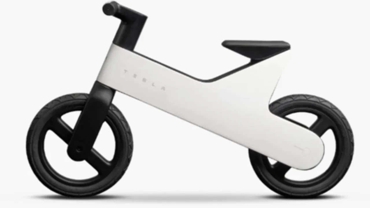 Direksiyonu da pedalı da yok: Tesla’nın 225 dolarlık yeni aracı dakikalar içinde tükendi