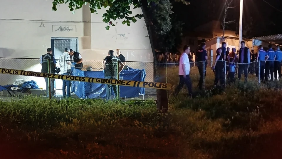 Bursa Yıldırım'da cinayet: Gece yarısı eve gelen kimliği belirsiz şüpheli çifte ateş açtı | Gündem Haberleri