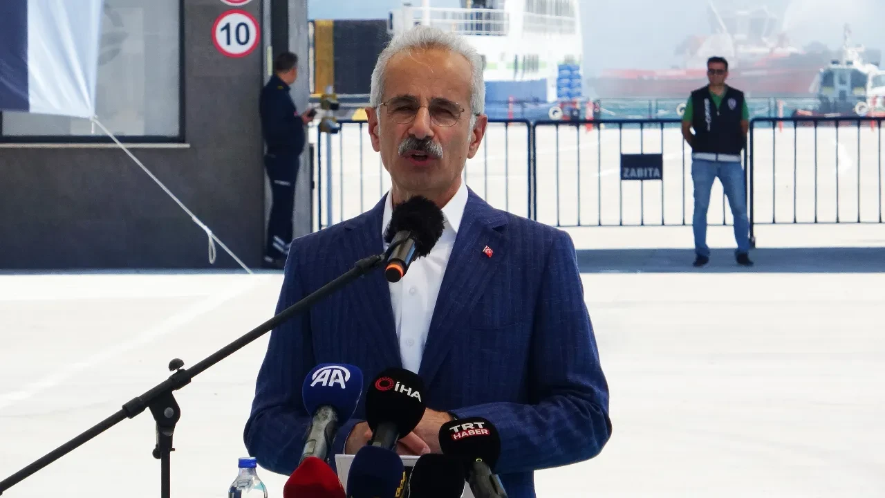 İstanbul-Çanakkale arası 2 saate düşecek! Bakan Uraloğlu müjdeyi verdi