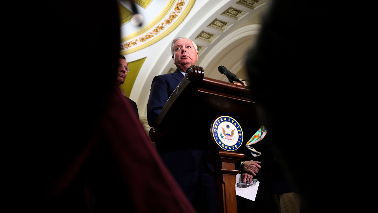 En sert muhaliften, en yakın müttefike: Senatör Lindsey Graham'ın siyasi yolculuğu