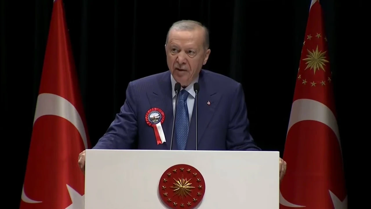 Erdoğan: ''Yeni sistemin kutupbaşlarından biri olma yolunda ilerliyoruz''