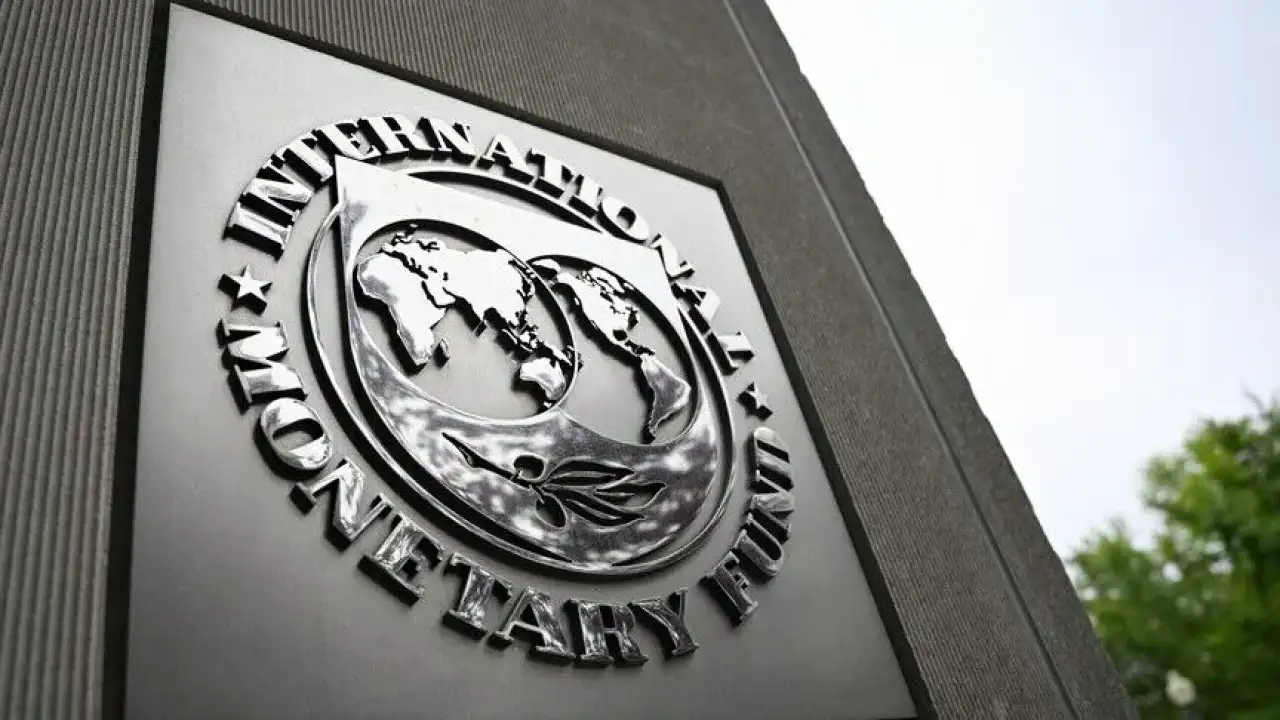 IMF küresel ekonomiye ilişkin büyüme tahminini düşürdü