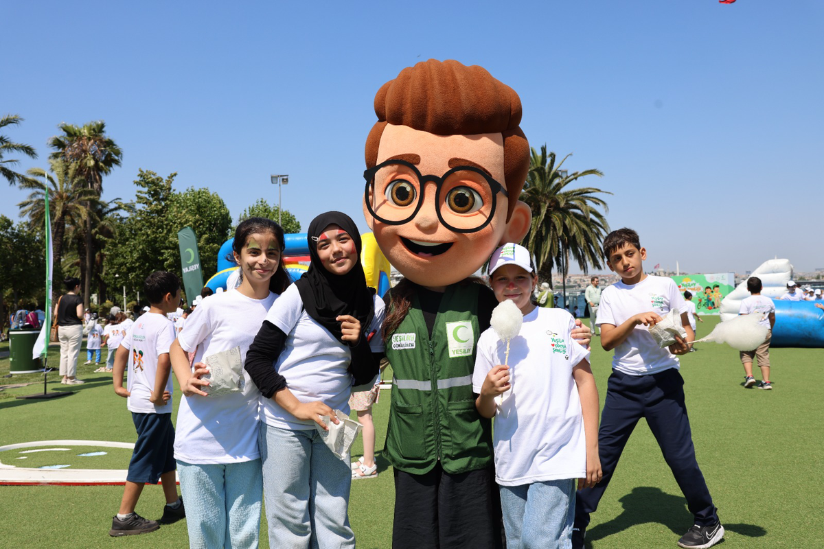 YEŞİLAY, "Sporla güçlen, sağlıklı yaşa" mottosuyla 81 ilde çocuk şenliği düzenledi