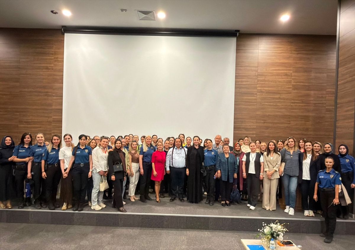 Tokat'ta kadın polisler "kadın ve farkındalık" konulu seminere katıldı