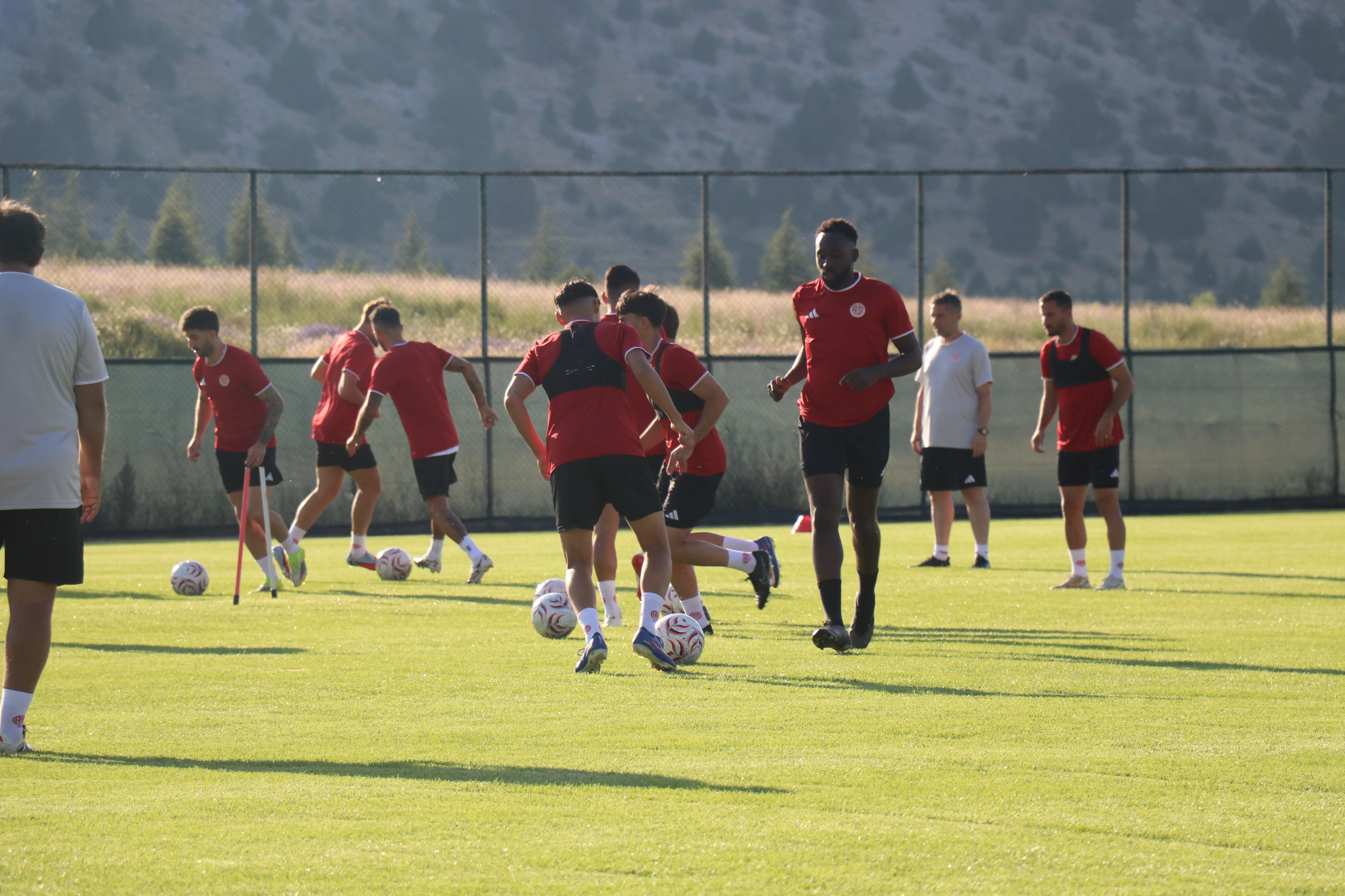 Antalyaspor yeni sezon mesaisinde