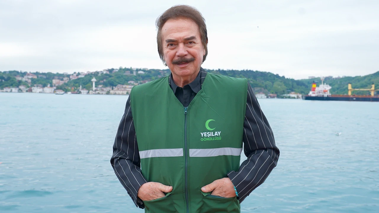 Orhan Gencebay'dan Gençlere Yeşilay'la Çağrı: '44 Yıl Önce Bıraktım'