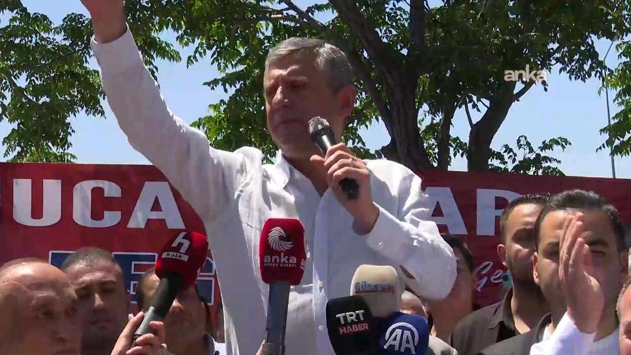 Son dakika | Özgür Özel Gaziantep'e gelir gelmez mesajını verdi: CHP'yi atanmışlar değil seçilmişler yönetmeli