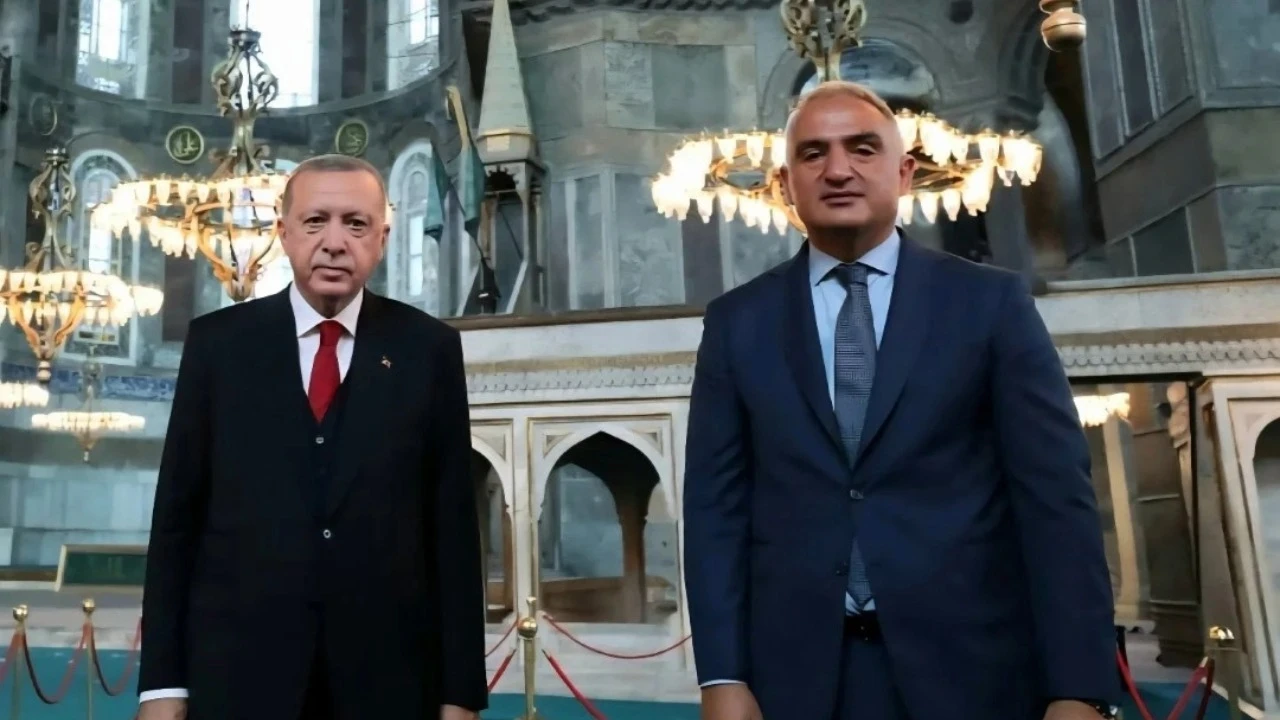 Bakan Ersoy'dan Ayasofya paylaşımı