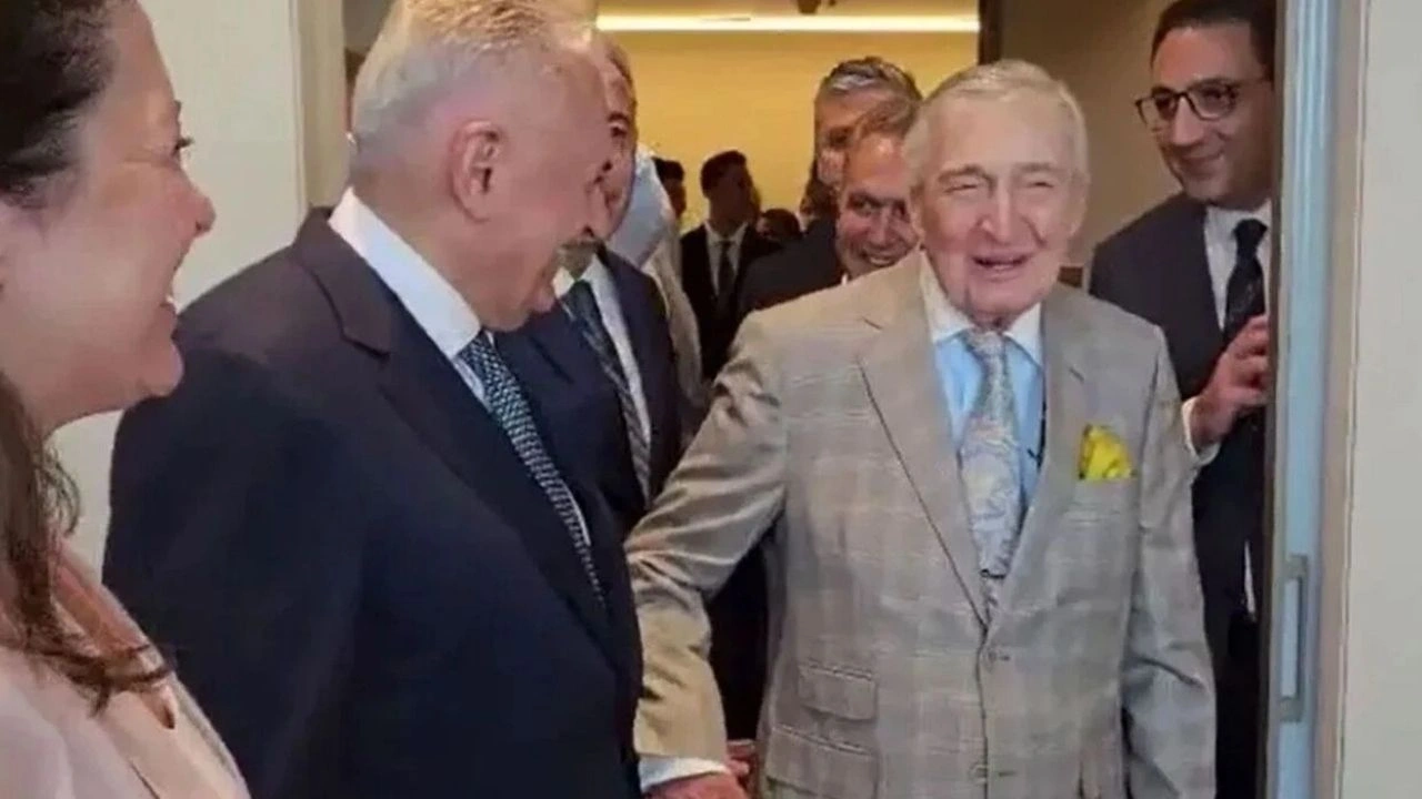 Sosyal medyayı ayağı kaldırdı: Rahmi Koç'un 'fıkrasına' tepkilerin ardı arkası kesilmedi!