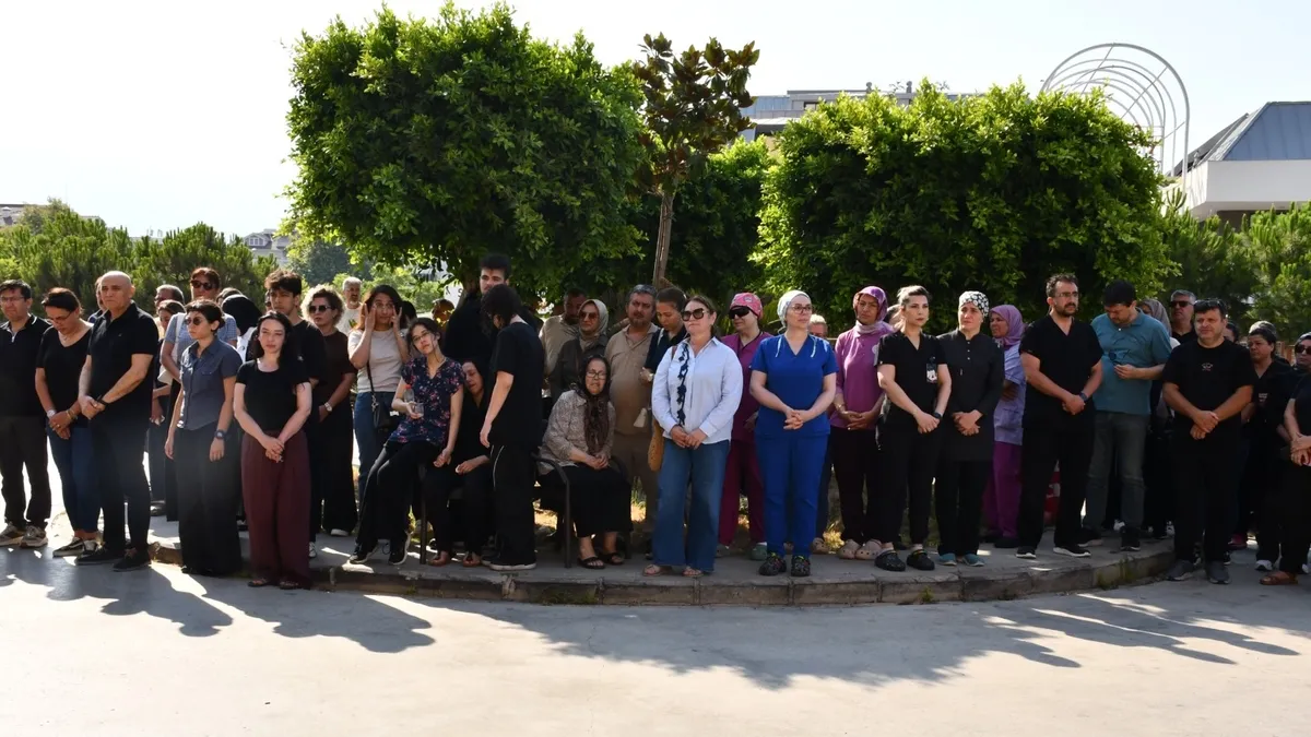 Alanya motosiklet kazası sonucu ölen sağlık çalışanı Özgür Metin'e son görev