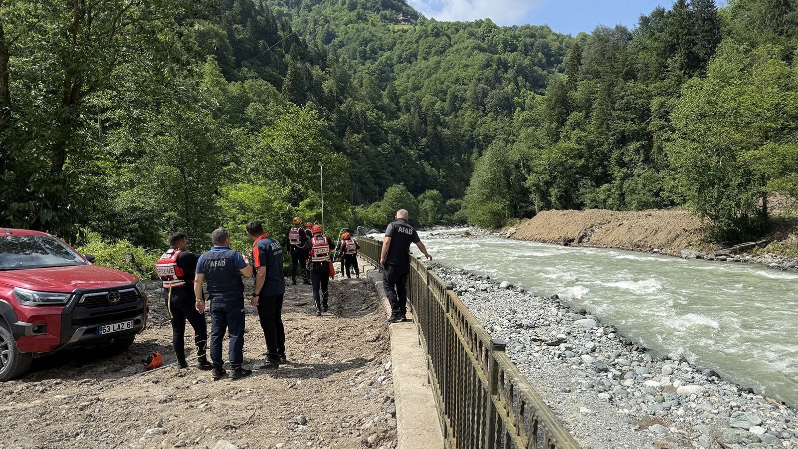Rize'de kaybolan kişiyi arama çalışmalarında 1 AFAD personeli hayatını kaybetti