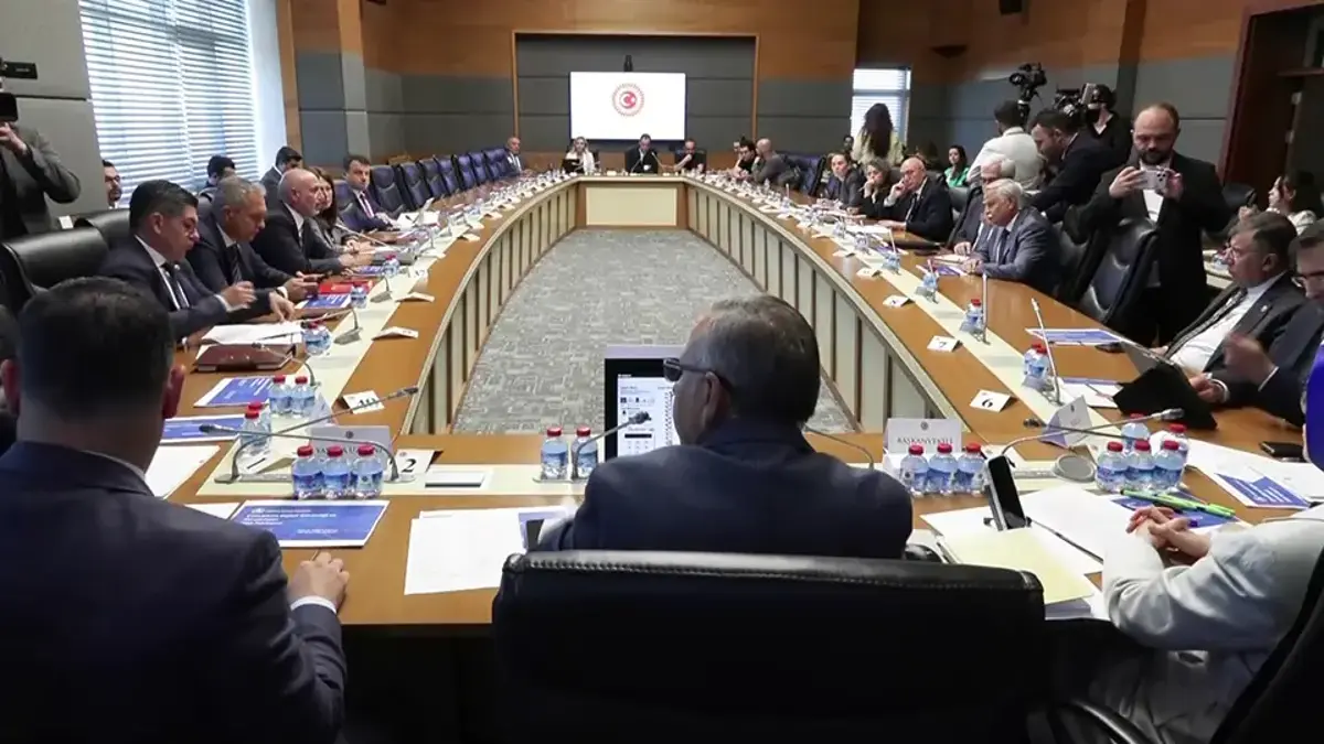 Sanal medya temsilcileri Meclis'e geldi: Milletvekillerinin hangi soruları yanıtsız kaldı?