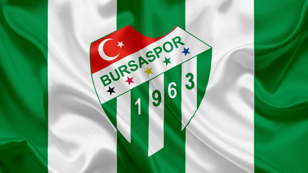 Bursaspor'dan transfer şov: Fenerbahçe ve Trabzonspor'un iki eski yıldızını açıkladı