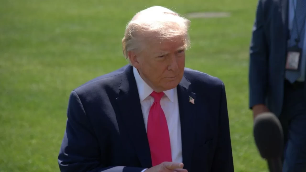 Trump'tan İran mesajı: 'Anlaşmayla ya da çok sert yöntemlerle ayrılacağız'