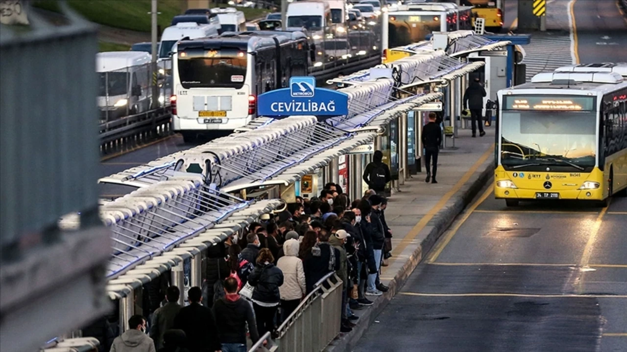 İstanbul'da toplu ulaşım, taksi ve servis ücretlerine zam! 20 Temmuz'dan itibaren geçerli olacak