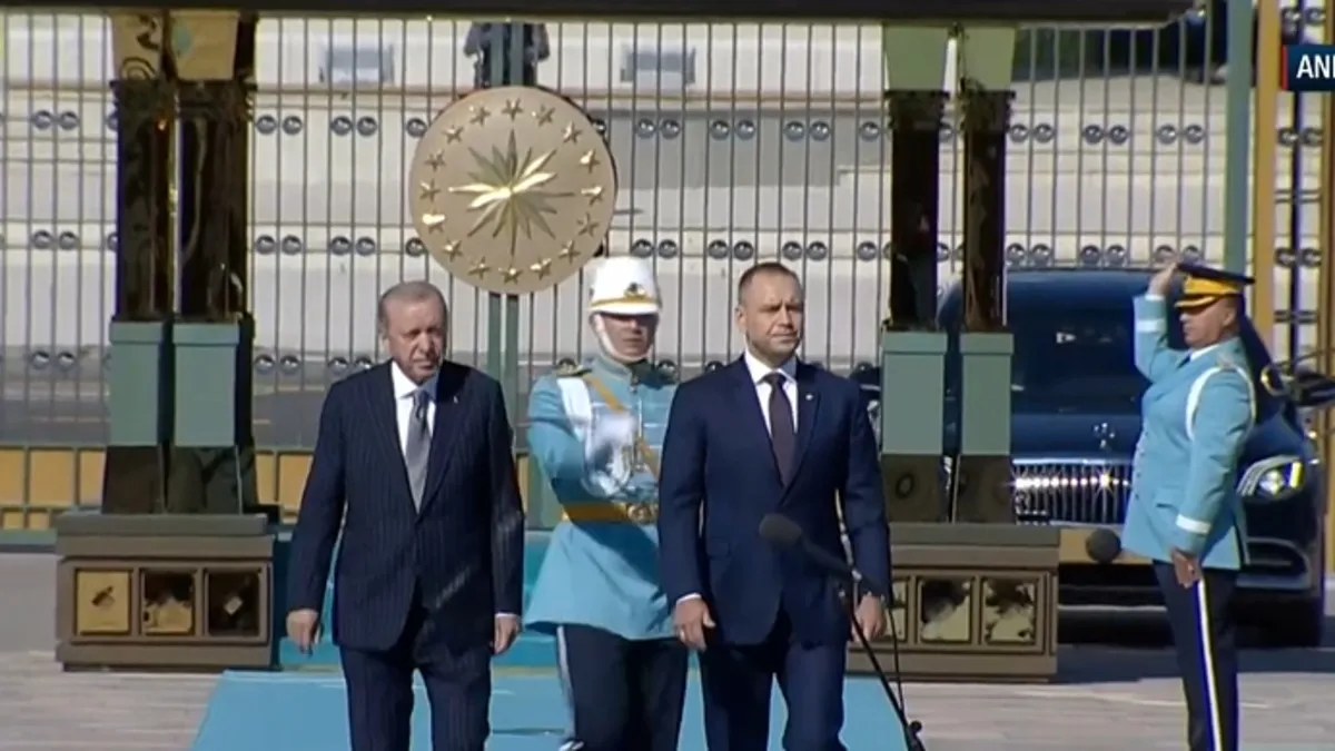 Polonya Cumhurbaşkanı Karol Nawrocki Ankara'da! Başkan Erdoğan resmi törenle karşıladı