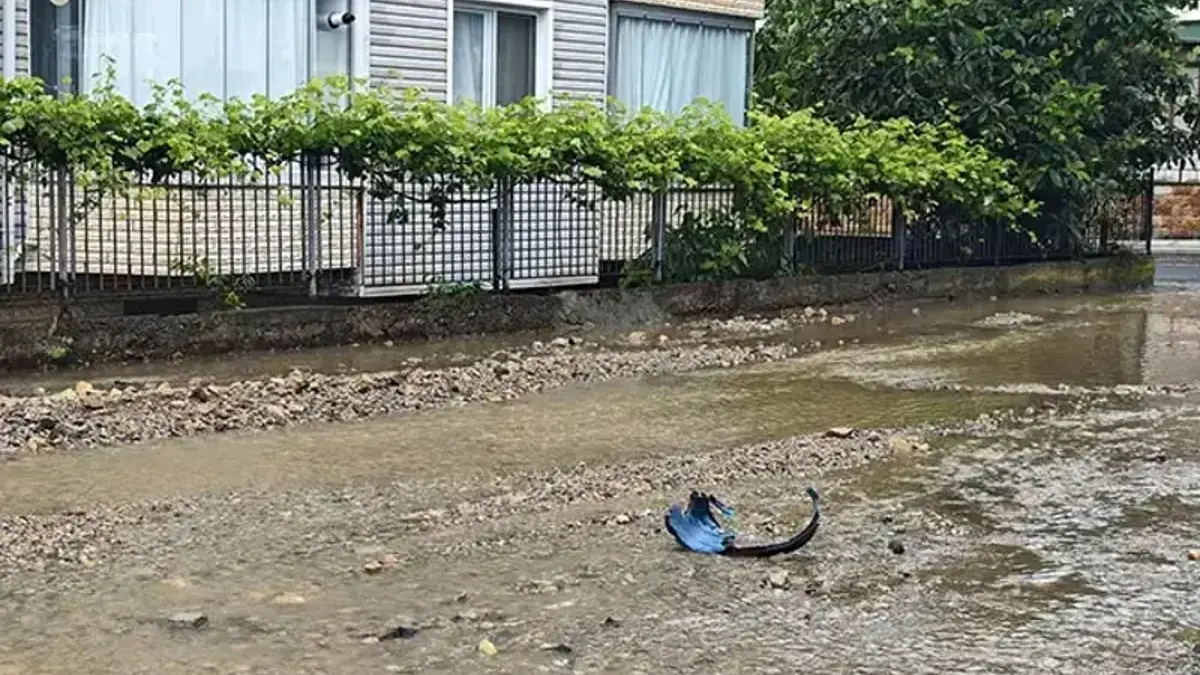 Ordu'da hayat durdu! Sağanak nedeniyle dakikalar içinde sokaklar göle döndü