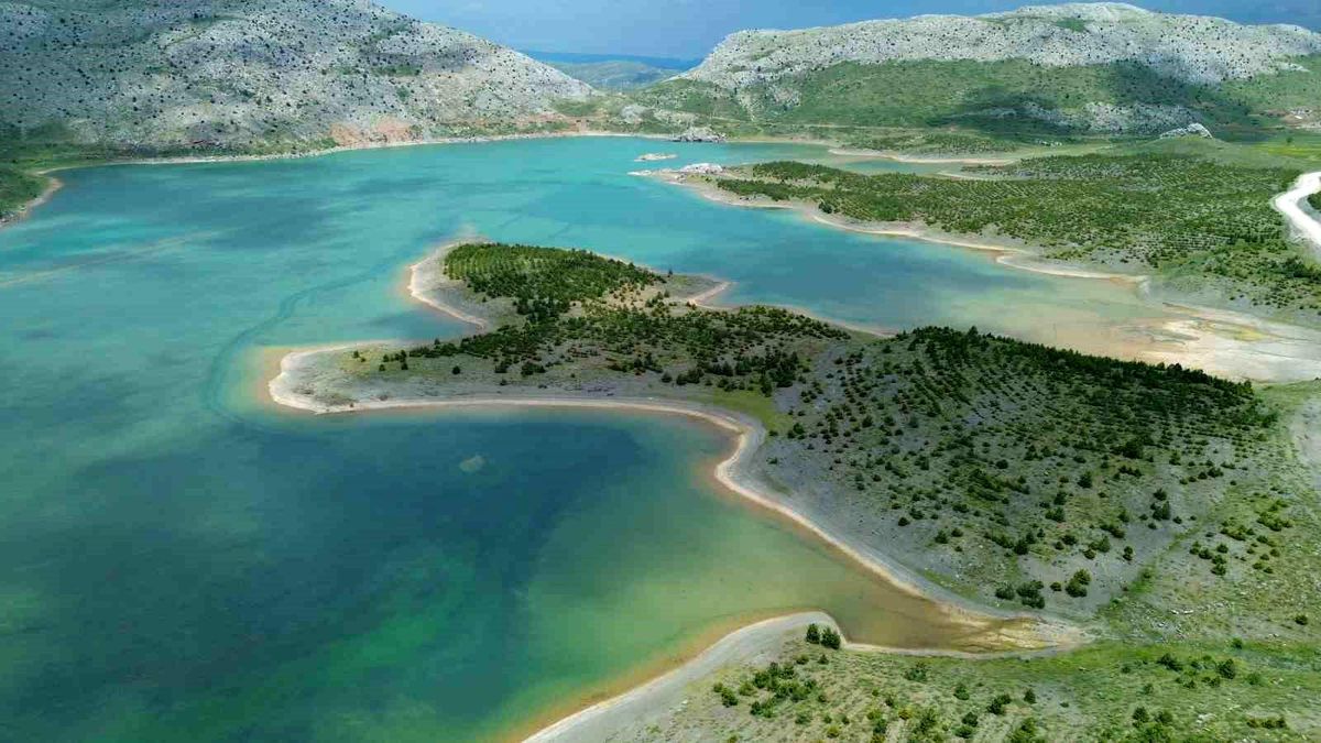 Kuruyan göl yağışlarla yeniden canlandı