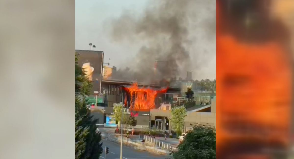 Ankara'da Satış Ofisinde Yangın Çıktı